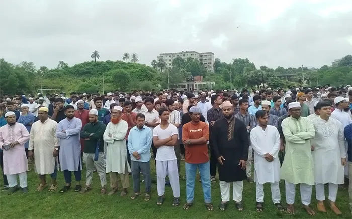 নিহত অপ্রতিমের জানাজায় আবেগঘন পরিবেশ, দোয়া চাইলেন বাবা