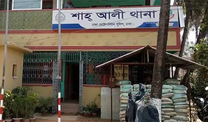 মিরপুরে স্বাস্থ্যকেন্দ্রে হামলা