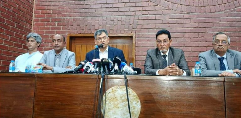 ডিসেম্বরেই সংবিধান সংশোধনীর চূড়ান্ত প্রতিবেদন দেবে বিশেষ কমিটি