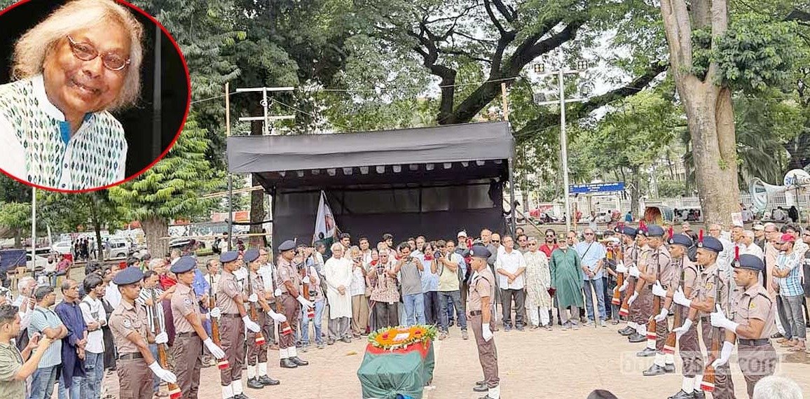 শহীদ মিনারে শেষ শ্রদ্ধা ও ভালোবাসায় বিদায় জানালেন আখতার