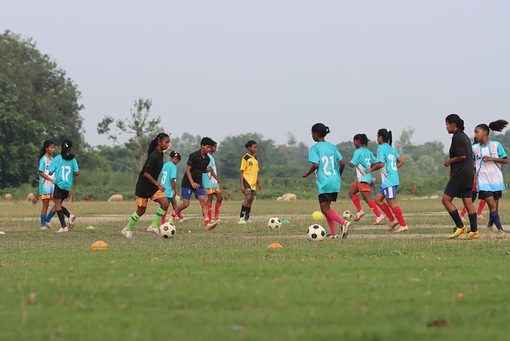 রাঙাটুঙ্গির কিশোরী ফুটবলারদের বৃত্তির মেয়াদ বাড়াল কিশোর আলো