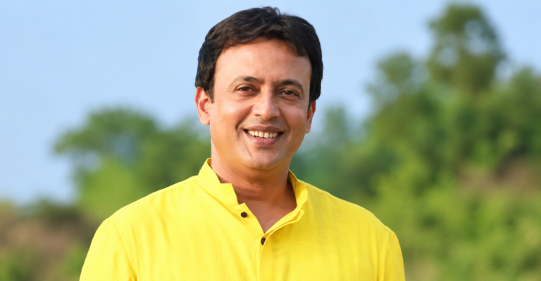 দেশত্যাগ নিয়ে গুঞ্জন, কোথায় আছেন চিত্রনায়ক রিয়াজ?