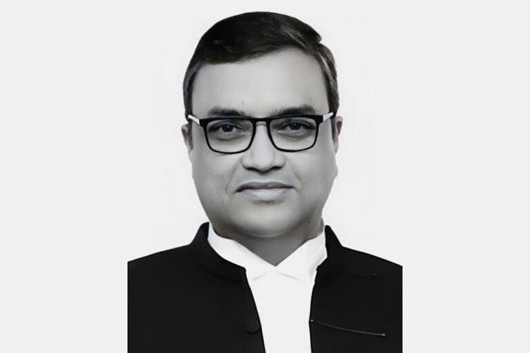 নির্বাচন কমিশন নিয়ে বিতর্কে ক্রিকেটের আম্পায়ার উদাহরণ দিলেন বিচারপতি
