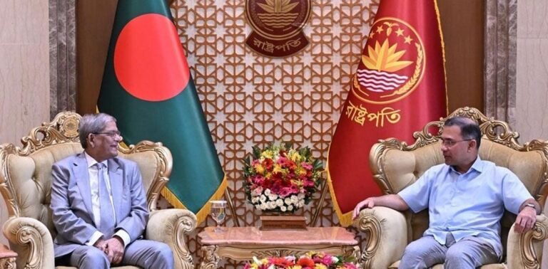 বঙ্গভবনে রাষ্ট্রপতি মির্জা ফখরুলের সঙ্গে প্রধানমন্ত্রীর সৌজন্য সাক্ষাৎ