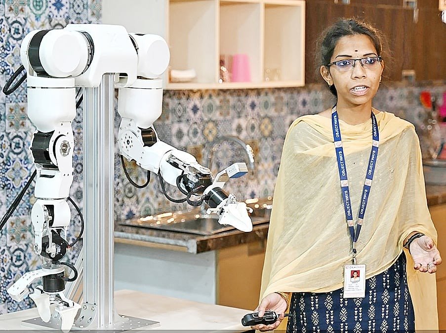 এআই কি কেড়ে নেবে এশিয়ার তরুণদের কর্মসংস্থান