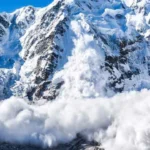 নেপালের হিমলুং হিমালয়ে তুষারধস: ১০ পর্বতারোহী ও কর্মী নিখোঁজ