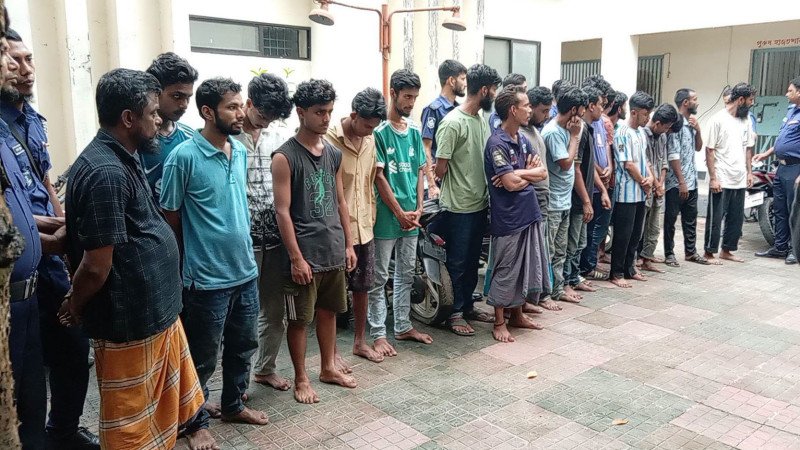 কিশোরগঞ্জে অনলাইন জুয়া ও প্রতারণায় জড়িত ২১ জন আটক