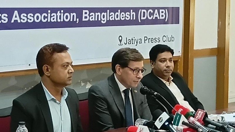 ওয়াশিংটন ও ব্রাসেলসের মধ্যে কোনোটি বেছে নিতে হবে না