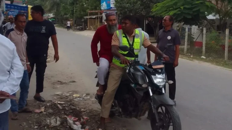 প্রধানমন্ত্রীকে নিয়ে শ্রেণিকক্ষে মন্তব্য: কুষ্টিয়ায় স্কুলশিক্ষক আটক