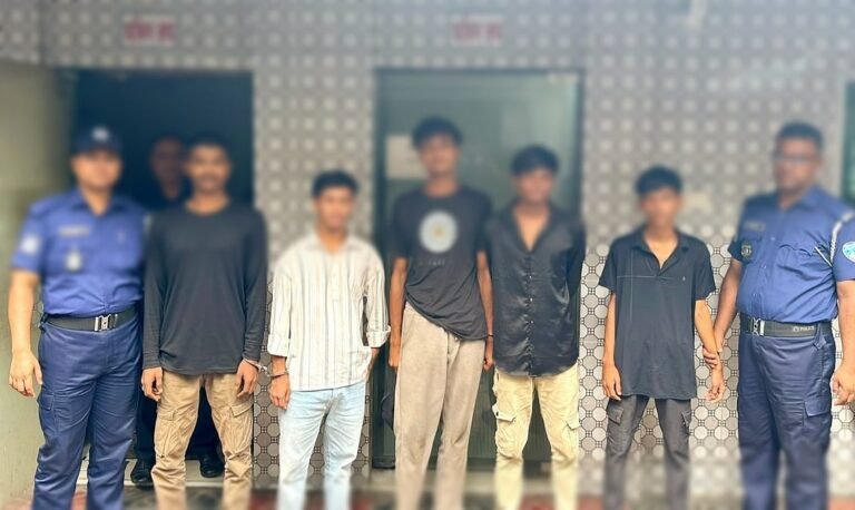 কুমিল্লায় তিন কিশোর গ্যাংয়ের ৫ হোতা গ্রেপ্তার