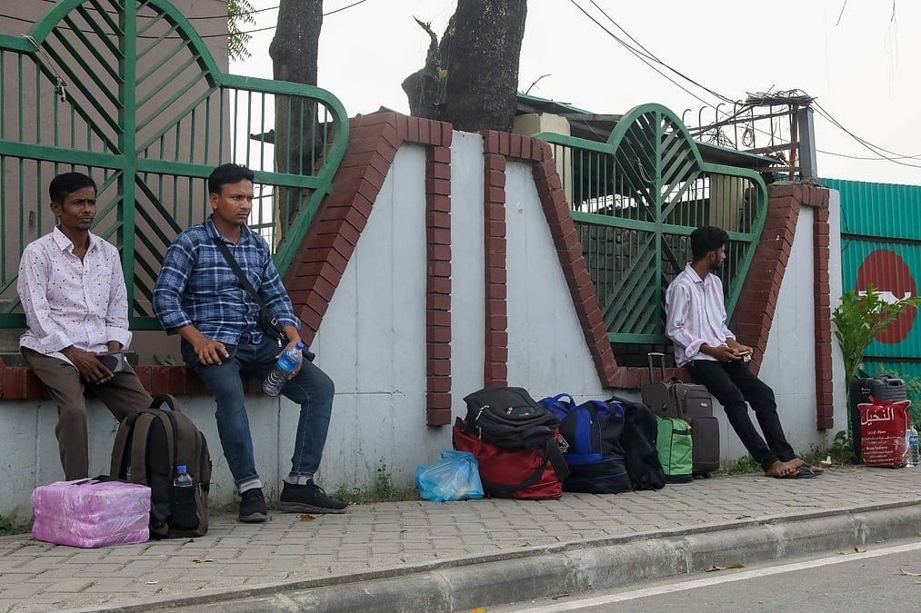 সৌদি আরবে ফ্লাইট বাতিল ও স্থগিত