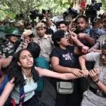 জ্ঞানেশ কুমারের পদত্যাগের দাবিতে মুম্বাইয়ে বিক্ষোভ, দিল্লিতে আটক ১১০০