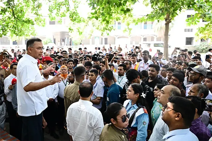 সাড়ে চার ঘণ্টায় ১৩ স্থান পরিদর্শন করলেন প্রধানমন্ত্রী