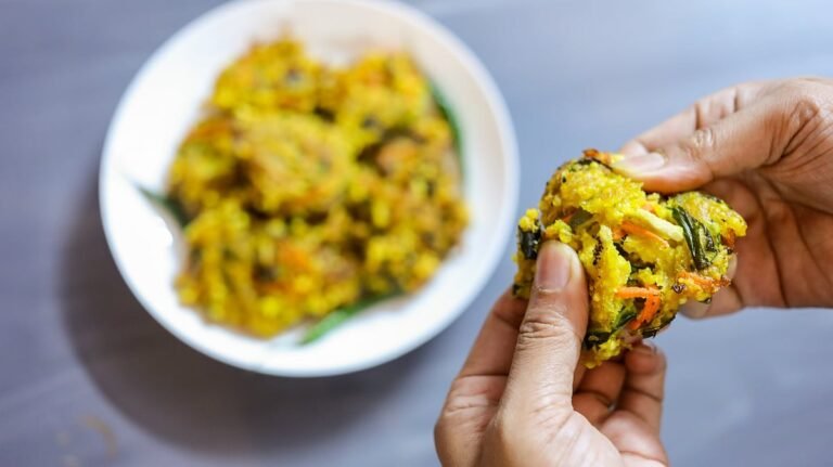 মচমচে সাবুদানার পাকোড়া তৈরির সহজ রেসিপি