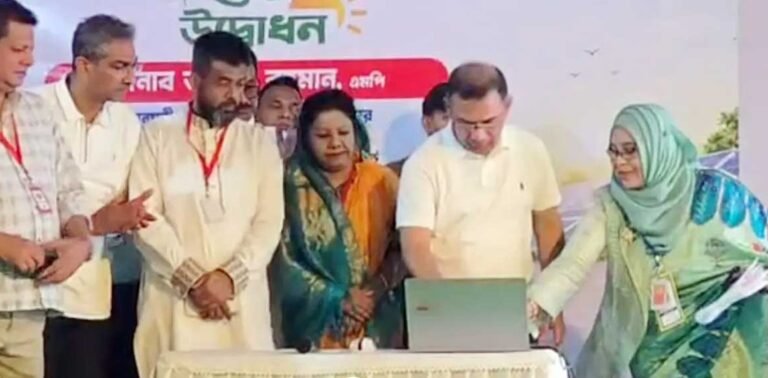 ফেনীতে দেশের প্রথম রুফটপ সোলার প্রকল্পের উদ্বোধন করলেন প্রধানমন্ত্রী