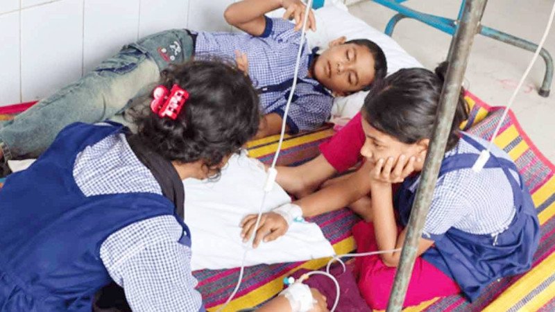 স্কুলে সরবরাহকৃত খাবার খেয়ে ১২ শিশু অসুস্থ