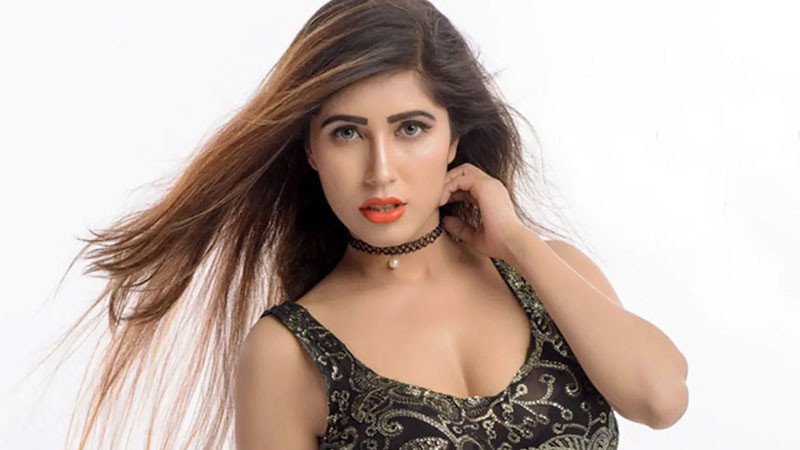 হুজুরদের পণ্য বিক্রির কৌশলে আতঙ্কিত নায়িকা নায়লা নাঈম