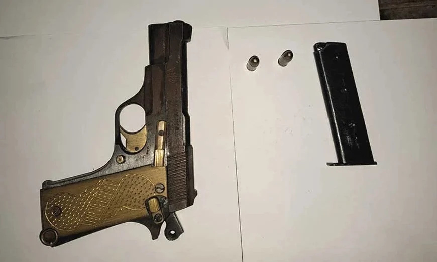 খুলনায় যৌথ অভিযানে পিস্তল ও গুলিসহ আটক ১