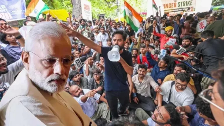 তরুণদের বিক্ষোভে চ্যালেঞ্জের মুখে নরেন্দ্র মোদির আত্মবিশ্বাসী ভাবমূর্তি