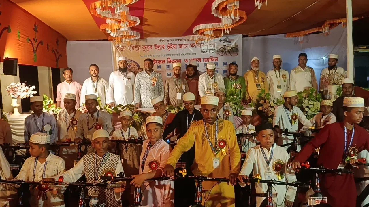 টানা ৯০ দিন জামাতে নামাজ